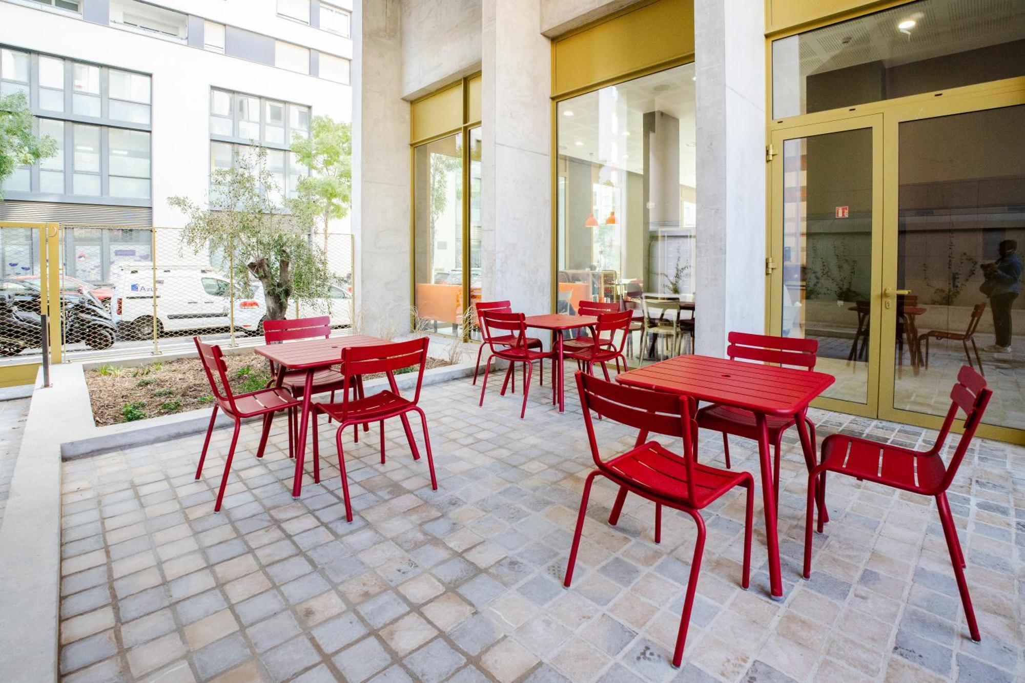 Easyhotel Marseille Euromed Exterior foto