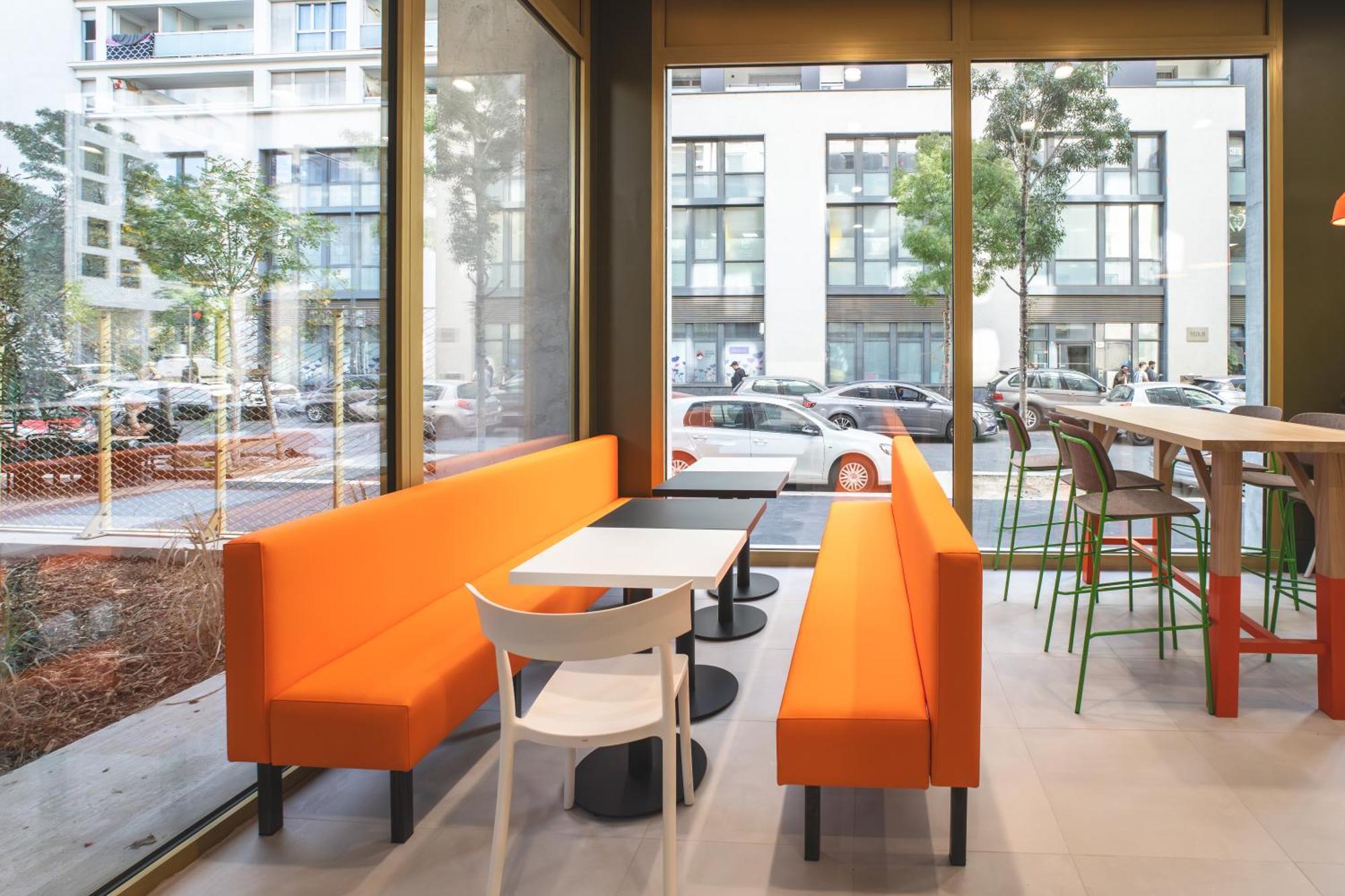 Easyhotel Marseille Euromed Exterior foto